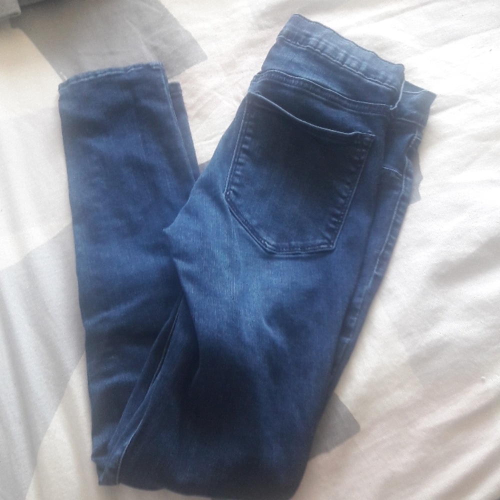 GAP skinny jeggings/jeans - size 27